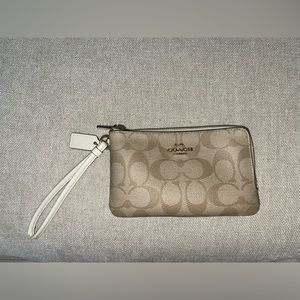 Coach Like New! Wristlet/clutch